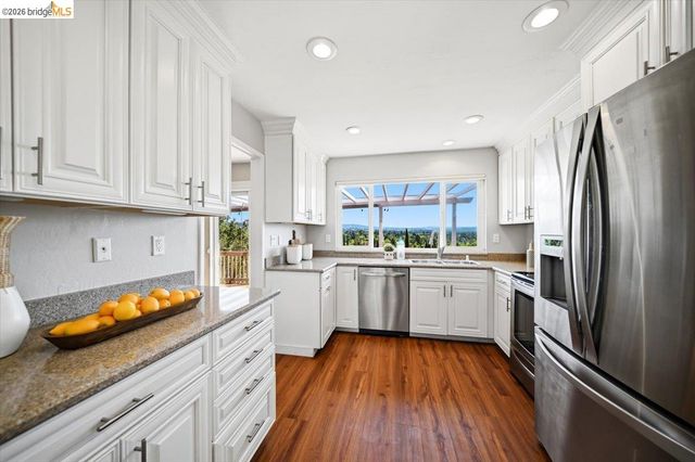 733 Daffodil Way, Concord, CA 94518