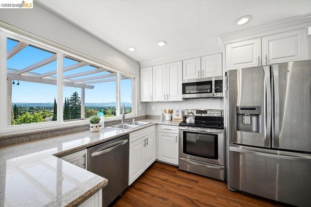 733 Daffodil Way, Concord, CA 94518