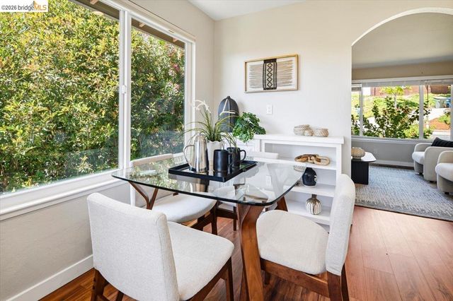 733 Daffodil Way, Concord, CA 94518