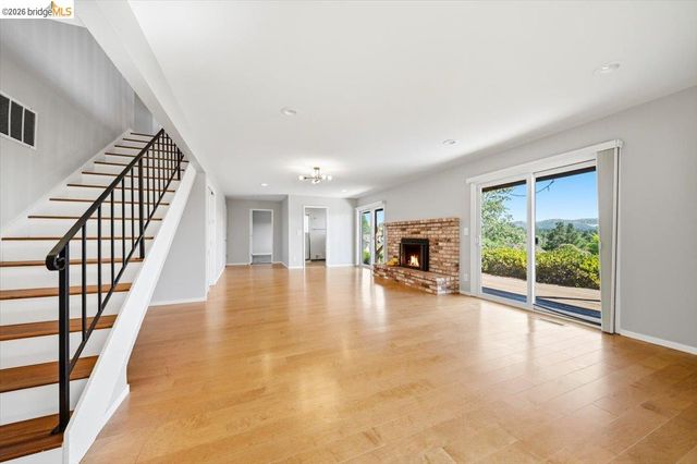 733 Daffodil Way, Concord, CA 94518