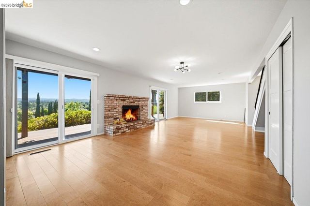 733 Daffodil Way, Concord, CA 94518