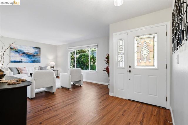 733 Daffodil Way, Concord, CA 94518