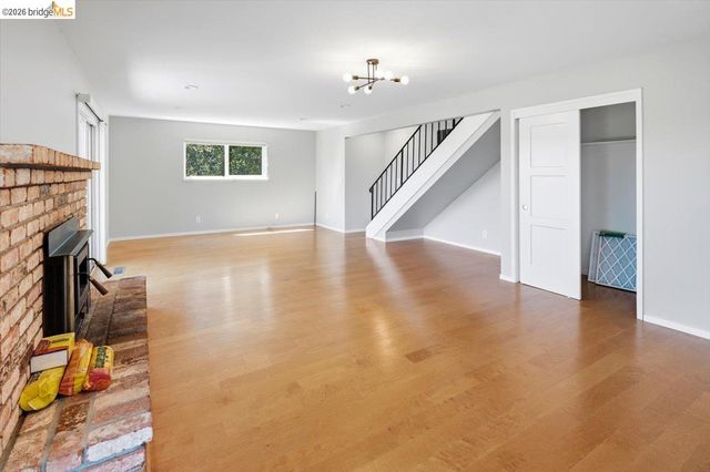 733 Daffodil Way, Concord, CA 94518