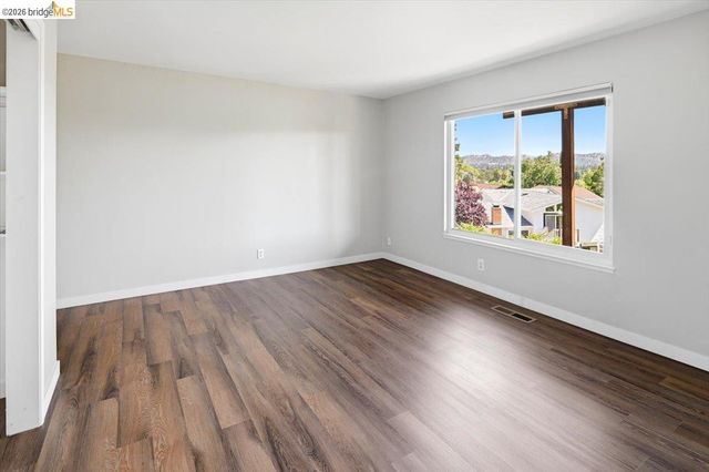 733 Daffodil Way, Concord, CA 94518