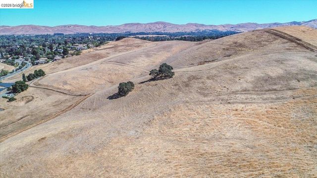 733 Daffodil Way, Concord, CA 94518
