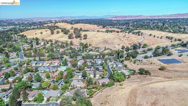 733 Daffodil Way, Concord, CA 94518