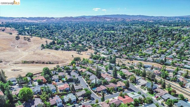 733 Daffodil Way, Concord, CA 94518