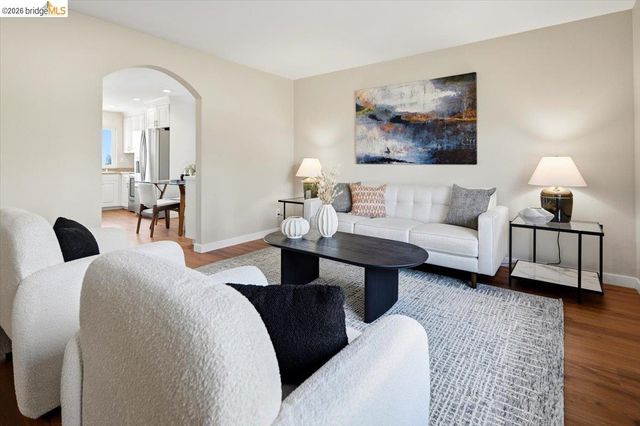 733 Daffodil Way, Concord, CA 94518