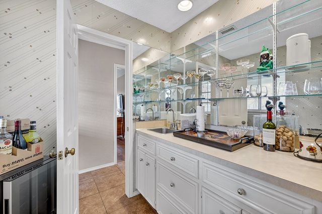 3801 Crestgate Ave, Midland, TX 79707