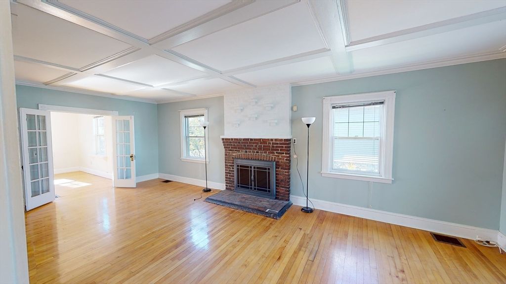 11 Webster St, Quincy, MA 02171