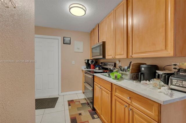 816 20th St, West Palm Beach, FL 33407