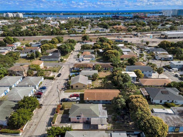 816 20th St, West Palm Beach, FL 33407