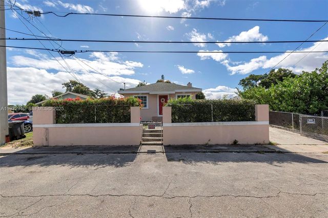 816 20th St, West Palm Beach, FL 33407