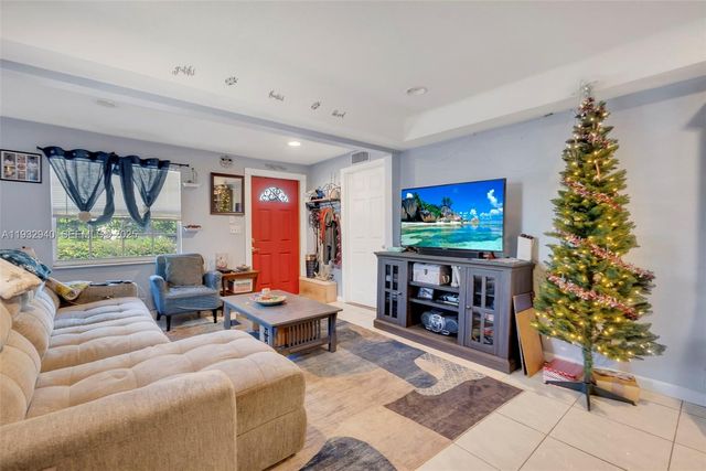 816 20th St, West Palm Beach, FL 33407