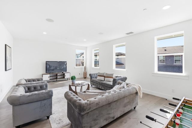 17214 Bowling Court, Lathrop, CA 95330