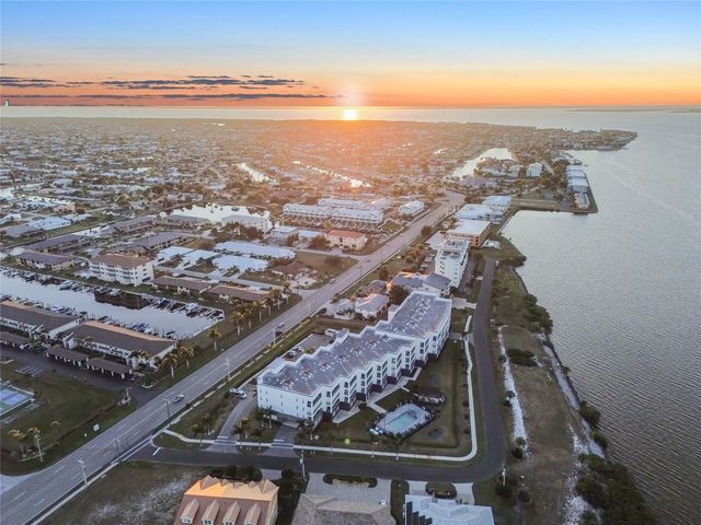 1425 PARK BEACH CIRCLE 136, Punta Gorda, FL 33950