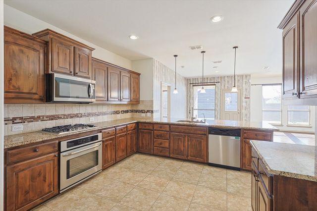 1809 McGee Avenue, Argyle, TX 76226