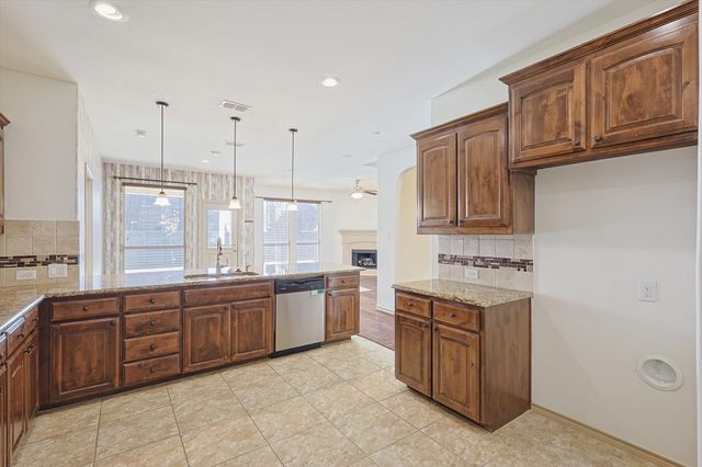 1809 McGee Avenue, Argyle, TX 76226