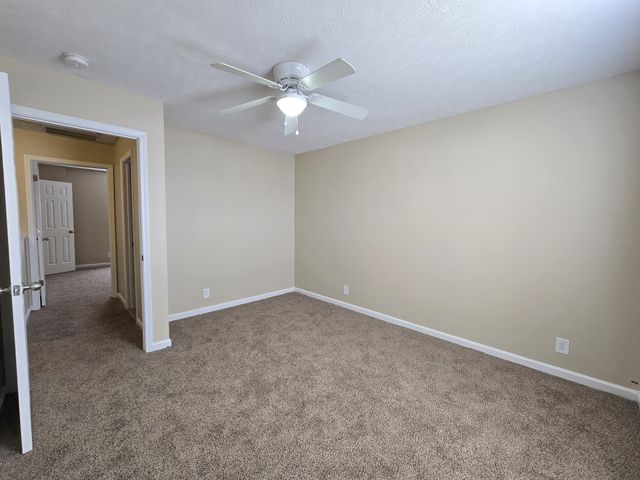 808 Oak Arbor Ct Apt B, Clarksville, TN 37040