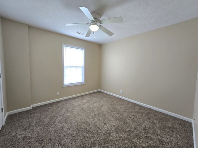 808 Oak Arbor Ct Apt B, Clarksville, TN 37040