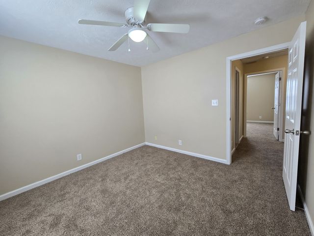 808 Oak Arbor Ct Apt B, Clarksville, TN 37040