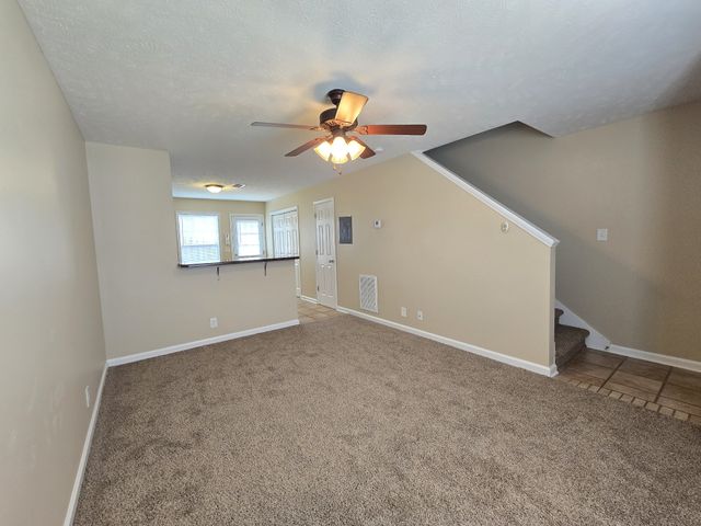 808 Oak Arbor Ct Apt B, Clarksville, TN 37040