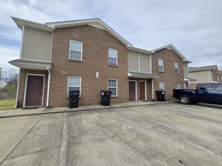 808 Oak Arbor Ct Apt B, Clarksville, TN 37040