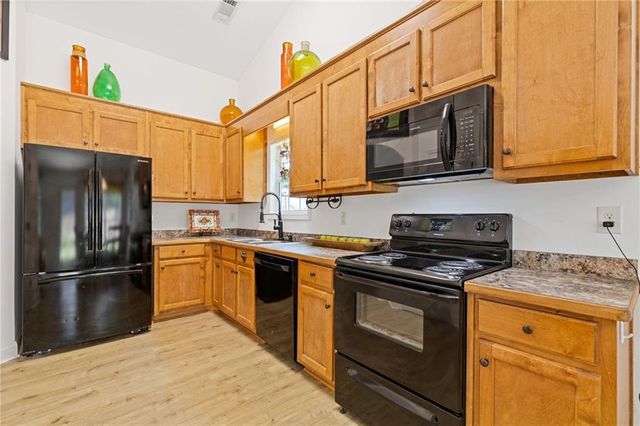 521 Embassy Walk, Winder, GA 30680