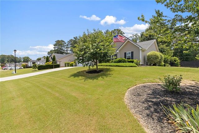 521 Embassy Walk, Winder, GA 30680