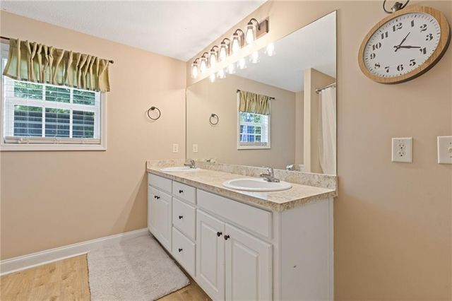 521 Embassy Walk, Winder, GA 30680