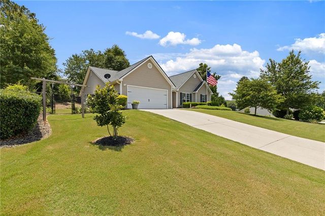 521 Embassy Walk, Winder, GA 30680