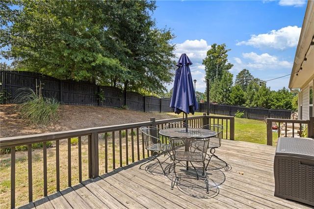 521 Embassy Walk, Winder, GA 30680