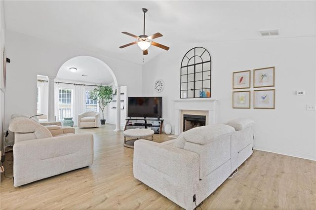 521 Embassy Walk, Winder, GA 30680