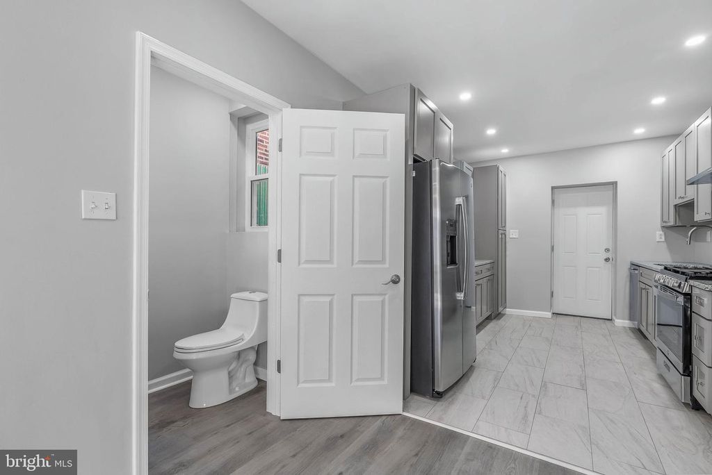 2323 MOORE ST, PHILADELPHIA, PA 19145 — photo 3