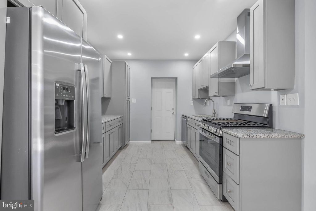 2323 MOORE ST, PHILADELPHIA, PA 19145 — photo 5