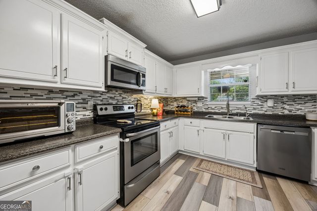 206 Brackenfern Way, Kingsland, GA 31548