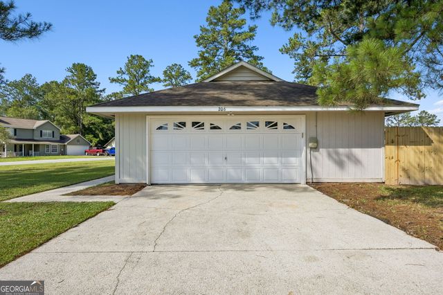 206 Brackenfern Way, Kingsland, GA 31548