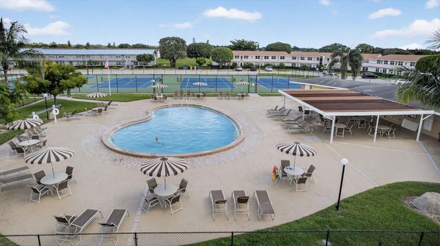 136 Somerset G, West Palm Beach, FL 33417