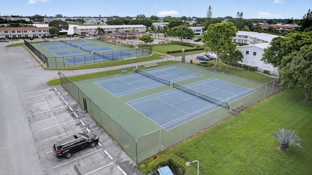 136 Somerset G, West Palm Beach, FL 33417