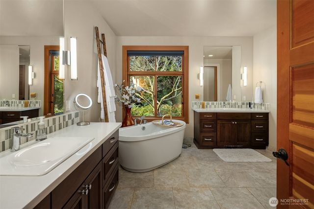 11303 S Dogwood Lane, Woodway, WA 98020