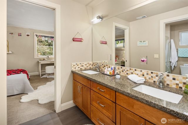 11303 S Dogwood Lane, Woodway, WA 98020