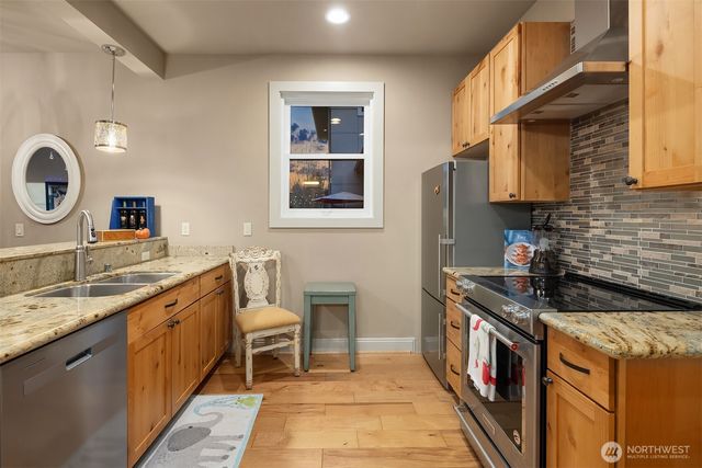 11303 S Dogwood Lane, Woodway, WA 98020