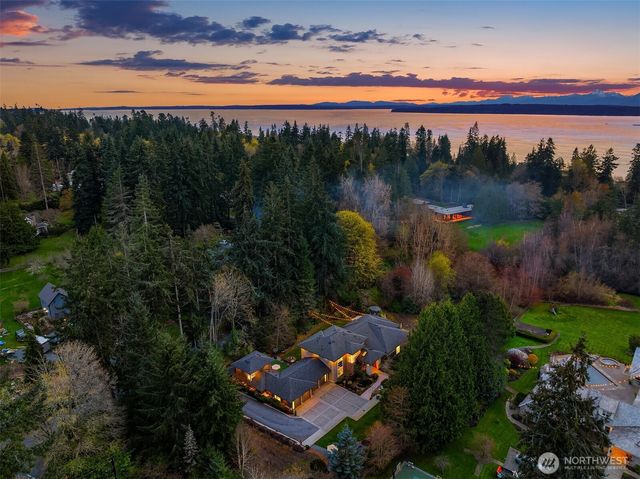 11303 S Dogwood Lane, Woodway, WA 98020