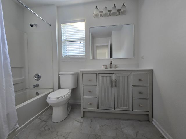 2675 Tiffany Street, Aurora, IL 60503