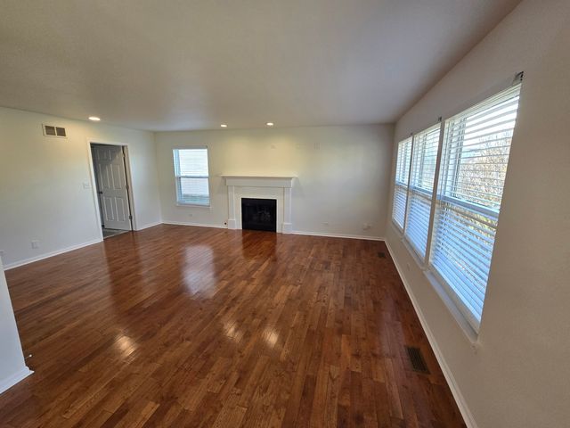 2675 Tiffany Street, Aurora, IL 60503