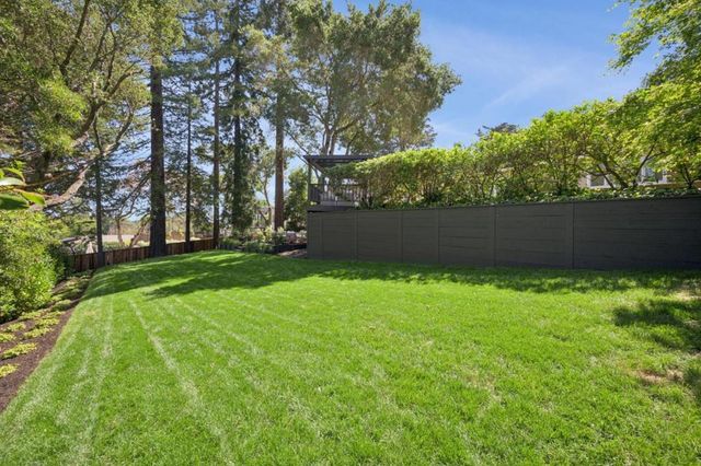 520 Darrell Road, Hillsborough, CA 94010