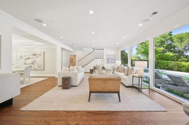 520 Darrell Road, Hillsborough, CA 94010