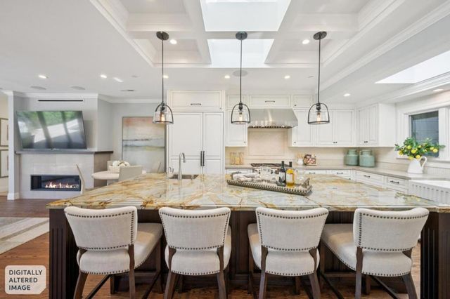 520 Darrell Road, Hillsborough, CA 94010