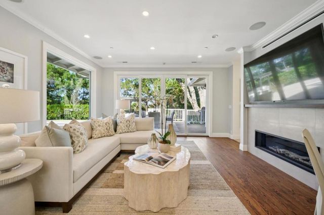 520 Darrell Road, Hillsborough, CA 94010