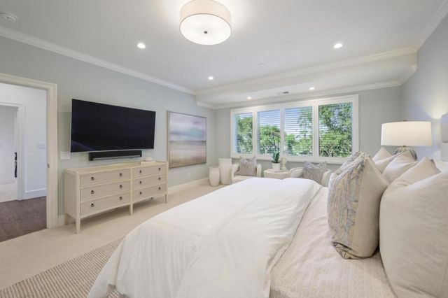 520 Darrell Road, Hillsborough, CA 94010